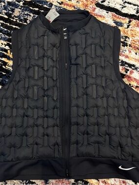 Nike Men’s Black Puffer Quilted Vest